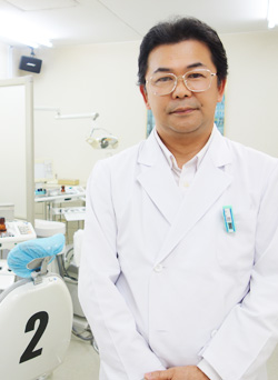 足立区北綾瀬の歯医者、かくたデンタルクリニックの院長角田秀穂
